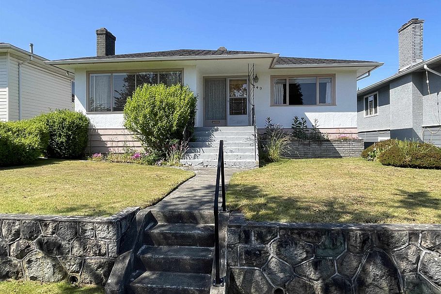 749 W 60th Avenue Vancouver, BC - 1