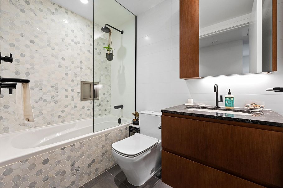 303 1365 Davie Street Vancouver, BC - 18