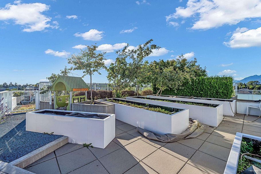 211 677 W 41st Avenue Vancouver, BC - 19