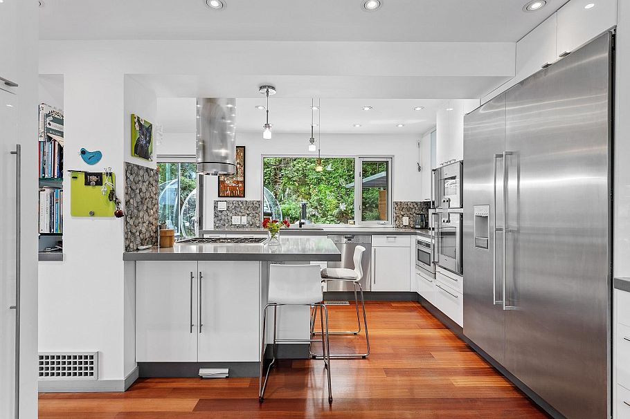 4527 Strathcona Road North Vancouver, BC - 15