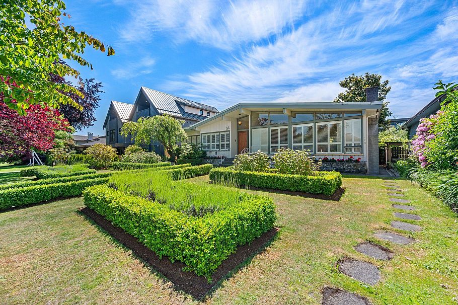 778 W 48th Avenue Vancouver, BC - 2