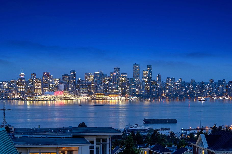 501 210 W 13th Street North Vancouver, BC - 1