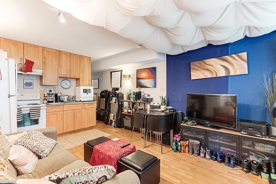 319 E 64th Avenue Vancouver, BC - 15