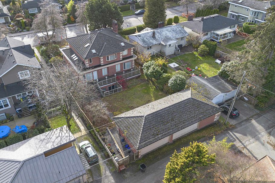 2123 W 57th Avenue Vancouver, BC - 11