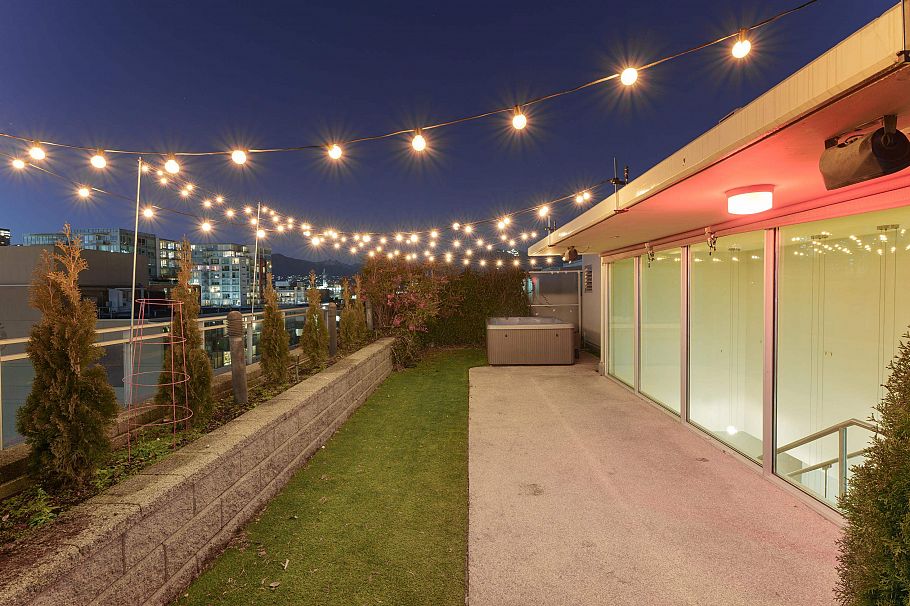 801 221 Union Street Vancouver, BC - 3