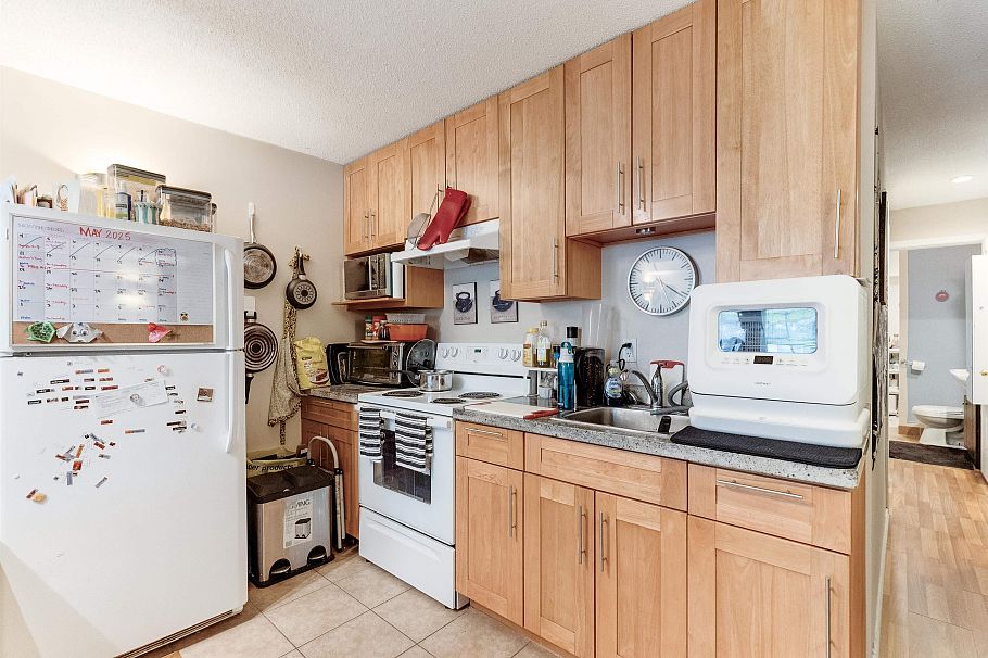 319 E 64th Avenue Vancouver, BC - 23