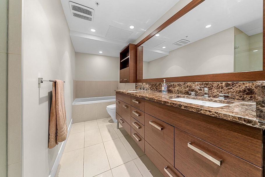 501 210 W 13th Street North Vancouver, BC - 18