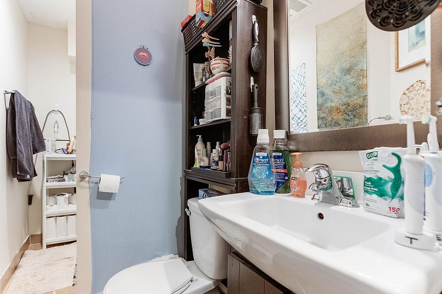 319 E 64th Avenue Vancouver, BC - 26