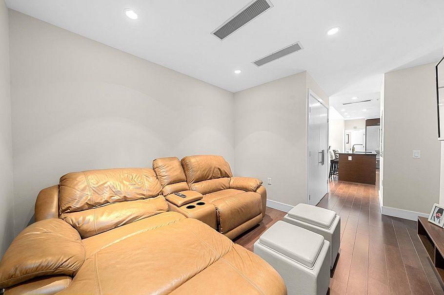 501 210 W 13th Street North Vancouver, BC - 23