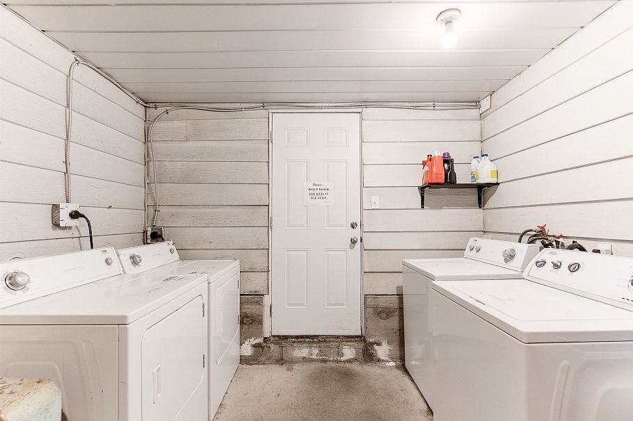 319 E 64th Avenue Vancouver, BC - 27