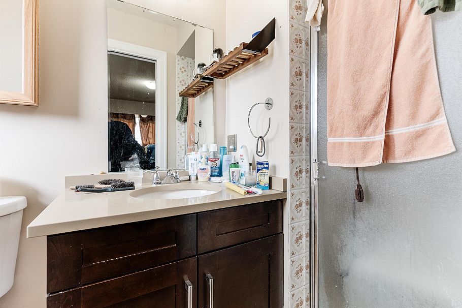 319 E 64th Avenue Vancouver, BC - 13