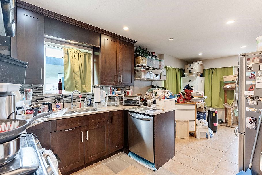 319 E 64th Avenue Vancouver, BC - 6