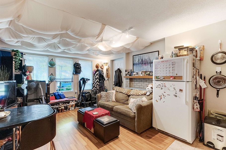 319 E 64th Avenue Vancouver, BC - 17