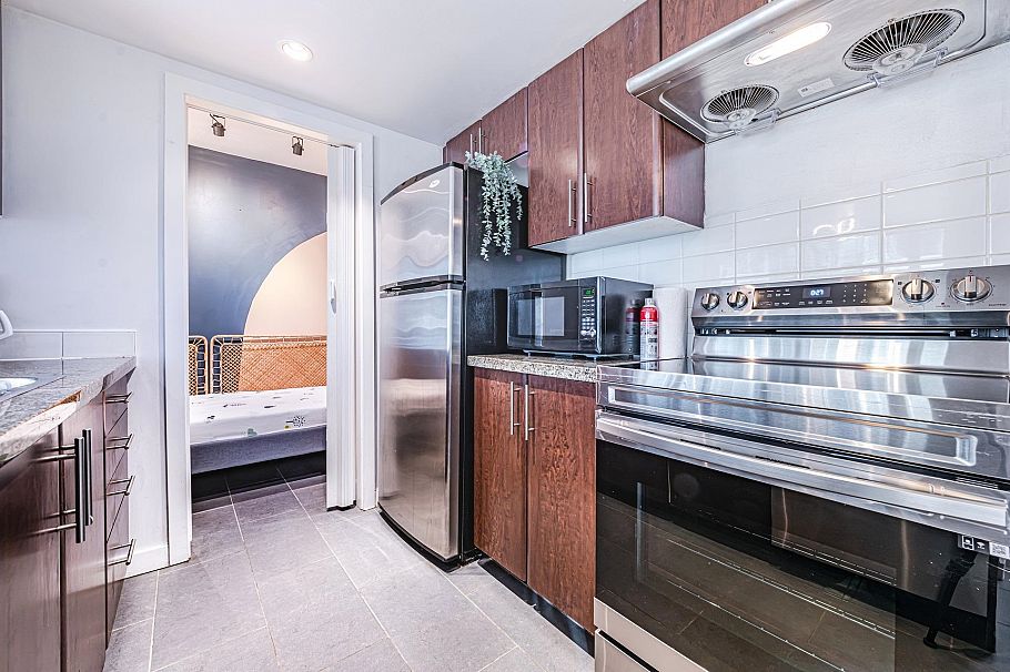 607 618 Abbott Street Vancouver, BC - 8