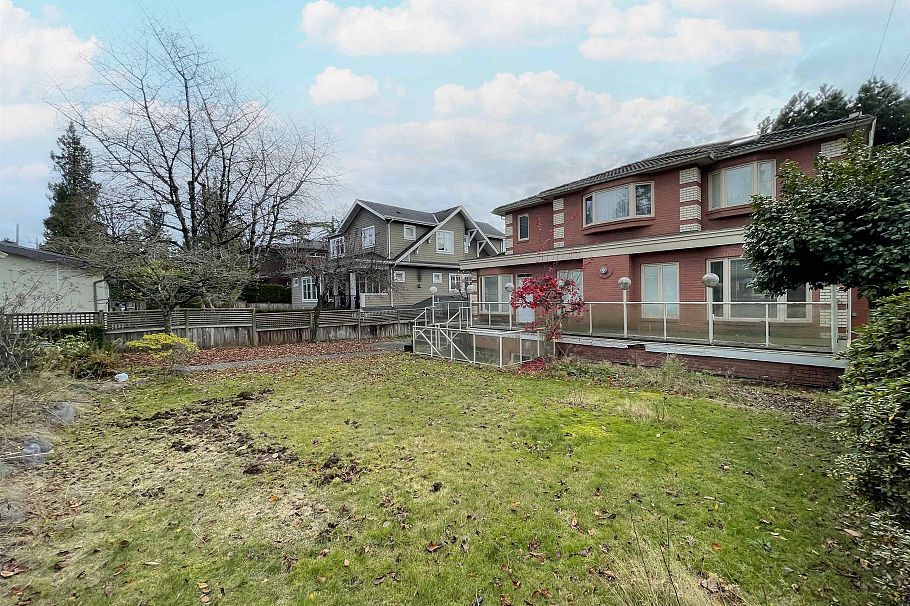 2123 W 57th Avenue Vancouver, BC - 14