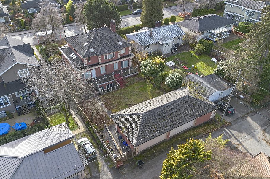 2123 W 57th Avenue Vancouver, BC - 11