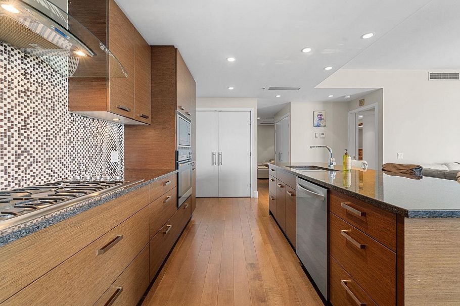 501 210 W 13th Street North Vancouver, BC - 15