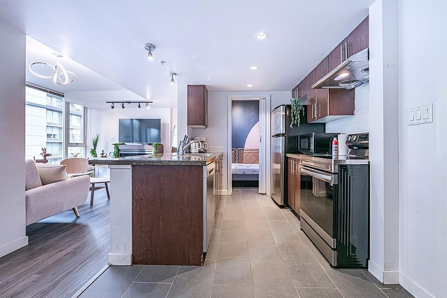 607 618 Abbott Street Vancouver, BC - 7