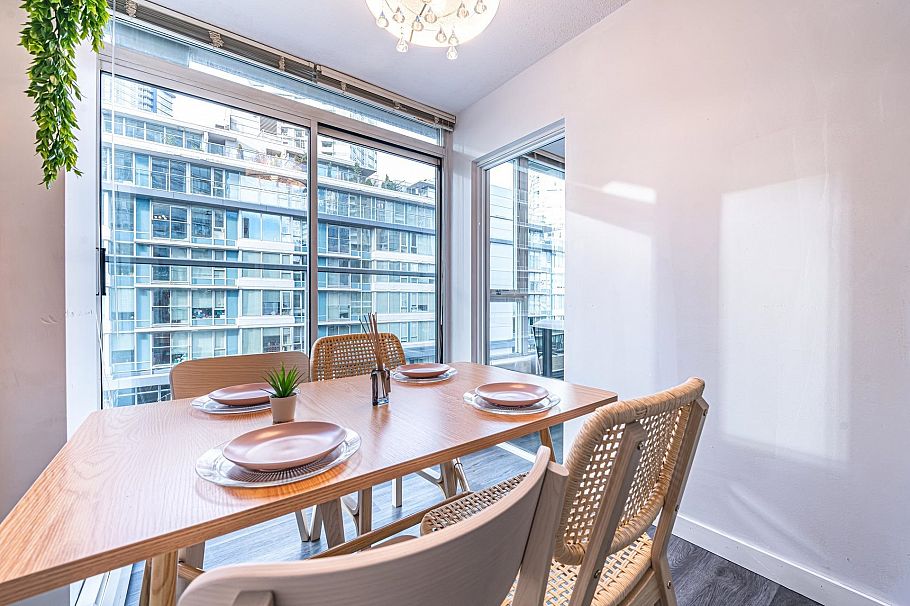 607 618 Abbott Street Vancouver, BC - 11