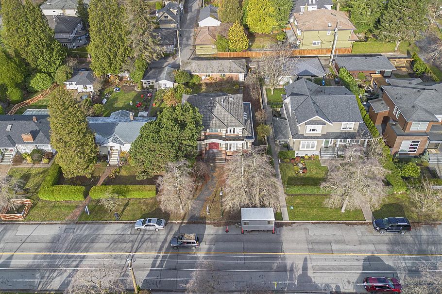 2123 W 57th Avenue Vancouver, BC - 12