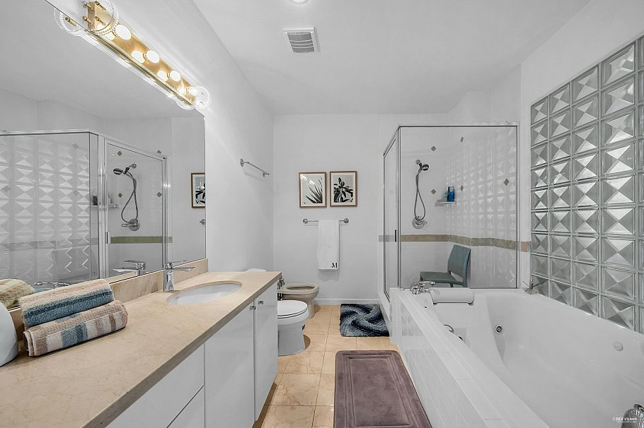 3402 1239 W Georgia Street Vancouver, BC - 12