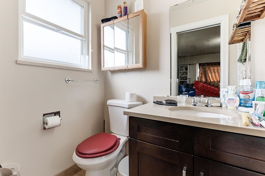 319 E 64th Avenue Vancouver, BC - 14