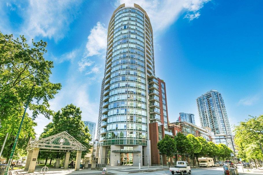 1002 58 Keefer Place Vancouver, BC - 2
