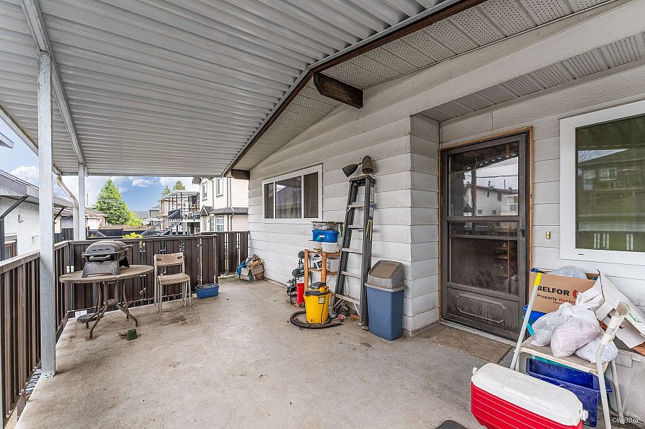 319 E 64th Avenue Vancouver, BC - 10