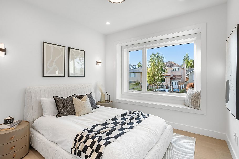 1 2864 E Georgia Street Vancouver, BC - 13