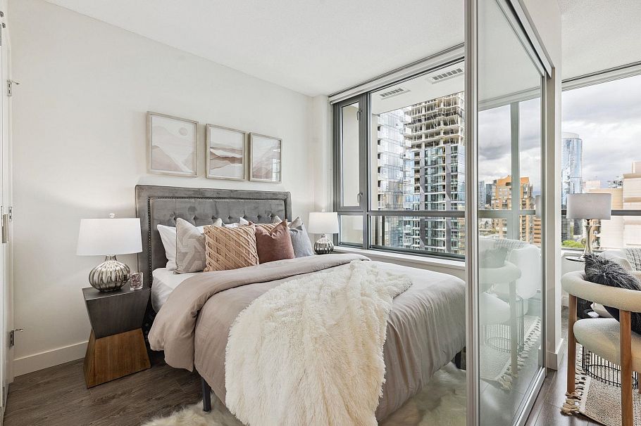 2203 1308 Hornby Street Vancouver, BC - 22