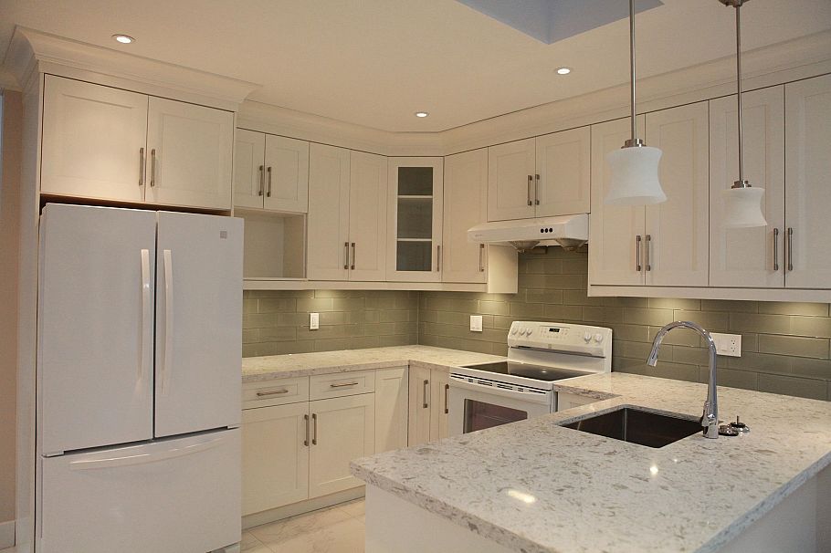 455 W 38th Avenue Vancouver, BC - 3