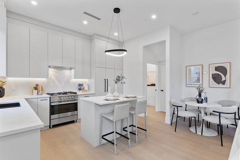 1 2864 E Georgia Street Vancouver, BC - 10