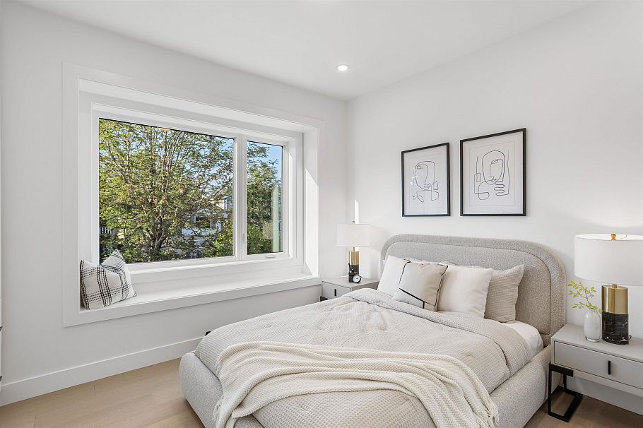 1 2864 E Georgia Street Vancouver, BC - 12