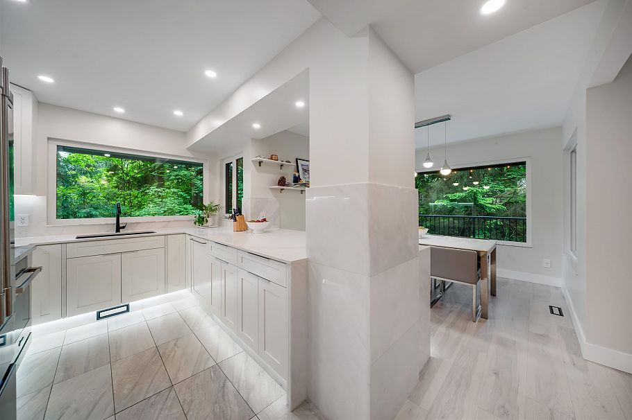 867 Frederick Road North Vancouver, BC - 6