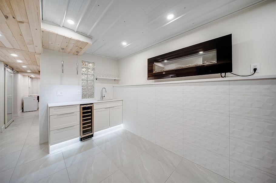 867 Frederick Road North Vancouver, BC - 22