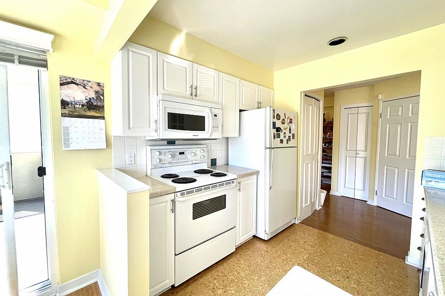 204 5626 Larch Street Vancouver, BC - 12