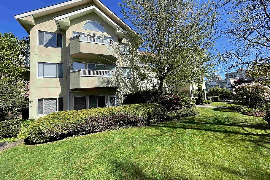 204 5626 Larch Street Vancouver, BC - 3