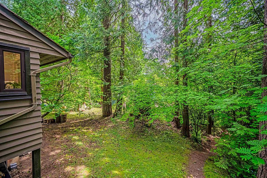 867 Frederick Road North Vancouver, BC - 35