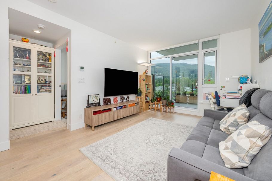 510 2780 Valley Centre Avenue North Vancouver, BC - 4