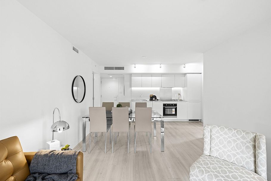 702 1133 Hornby Street Vancouver, BC - 9