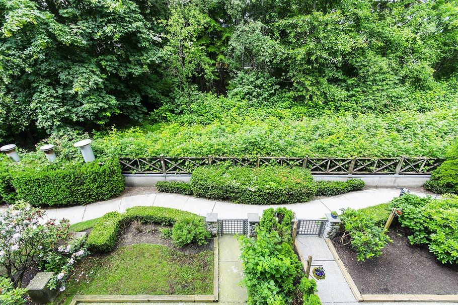 420 3600 Windcrest Drive North Vancouver, BC - 24