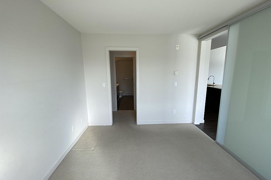 509 1679 Lloyd Avenue North Vancouver, BC - 8