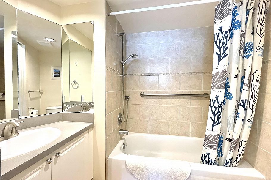 204 5626 Larch Street Vancouver, BC - 10