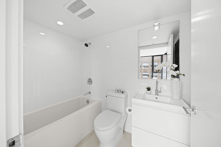 702 1133 Hornby Street Vancouver, BC - 23