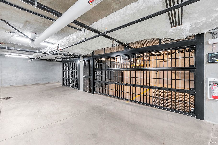 24 7565 Oak Street Vancouver, BC - 18