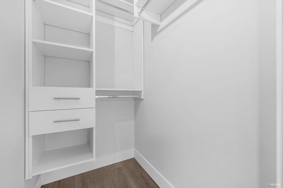 24 7565 Oak Street Vancouver, BC - 13