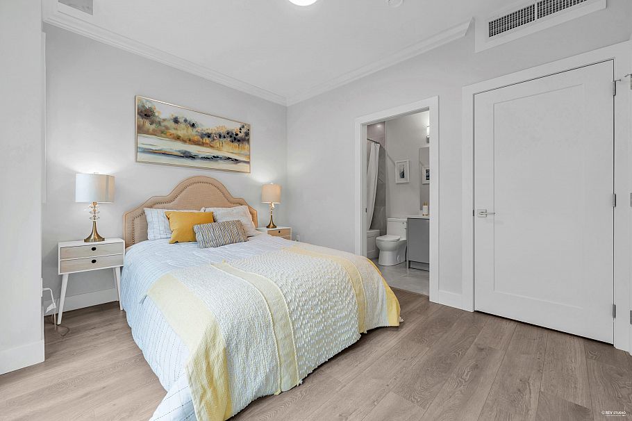 24 7565 Oak Street Vancouver, BC - 12