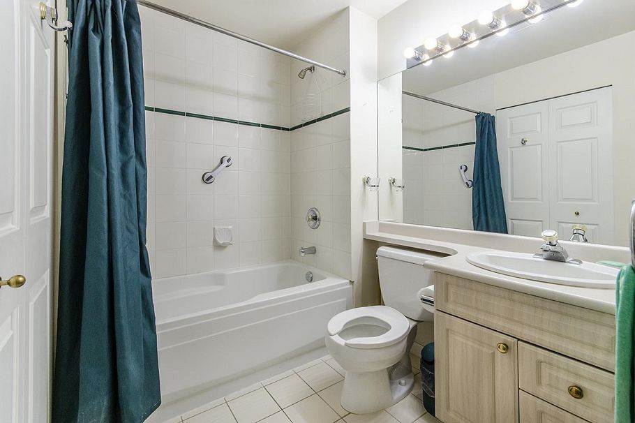 420 3600 Windcrest Drive North Vancouver, BC - 22