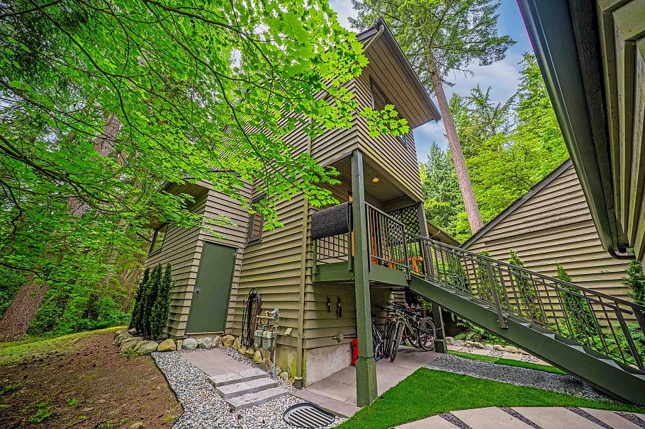 867 Frederick Road North Vancouver, BC - 32