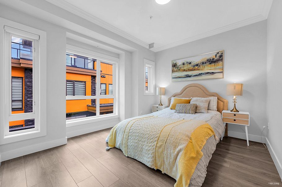 24 7565 Oak Street Vancouver, BC - 11